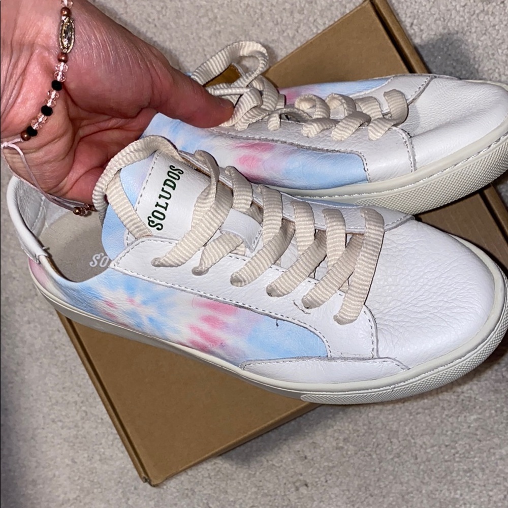 Soludos White and Blue Casual Sneakers